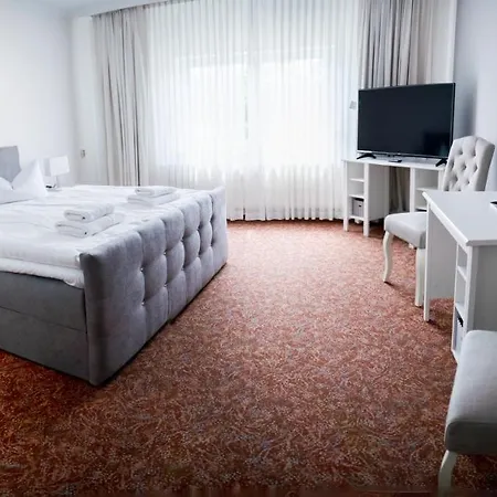 Hotel Am Uckersee 3*