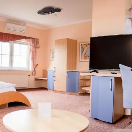 Hotel Am Uckersee 3*